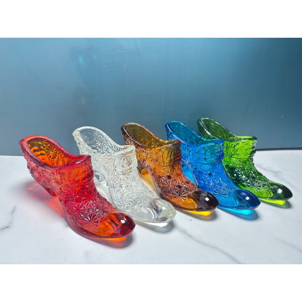 Vintage LE Smith Daisy and Button Glass Shoe Figurines  Set of 5 Victorian Boots